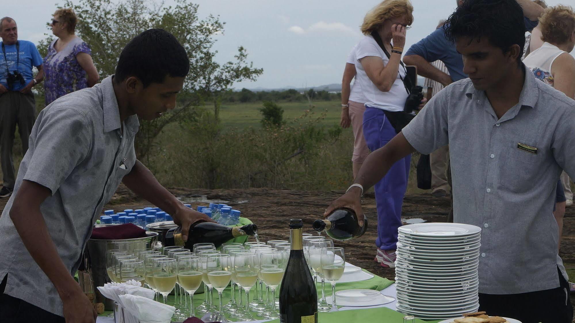 Athgira River Camping - Udawalawe Kültér fotó