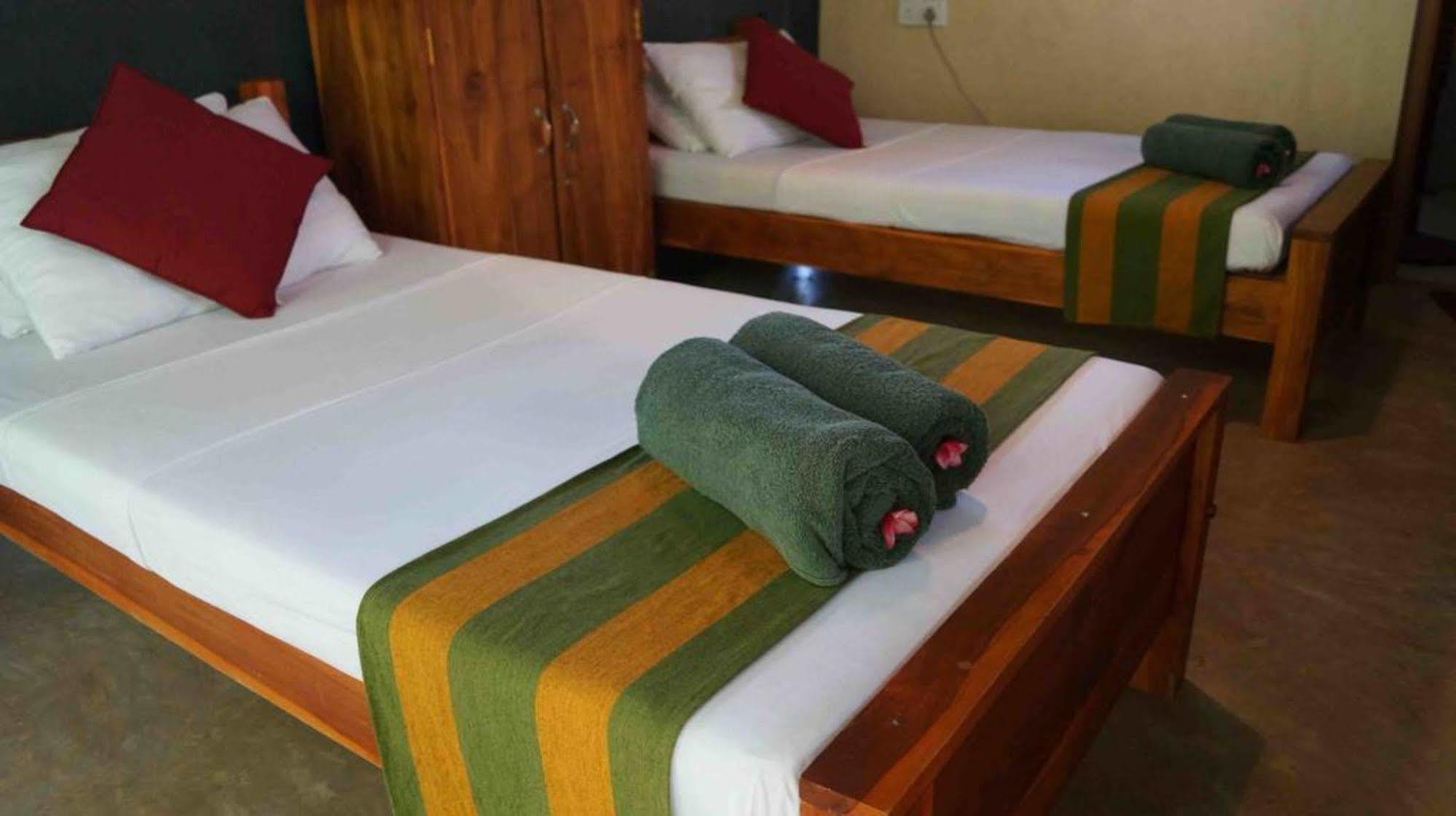 Athgira River Camping - Udawalawe Kültér fotó